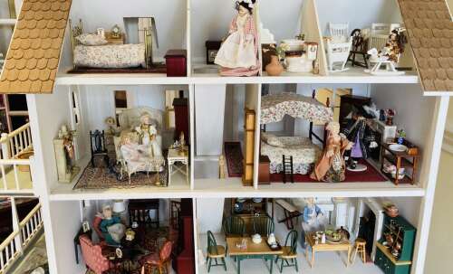 Victorian-style doll house to be auctioned off for family charity