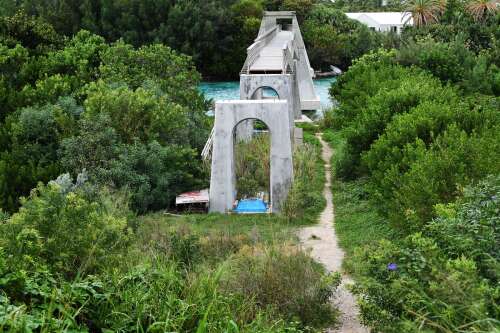 This is not the Unfinished Church ‒ please get it done 