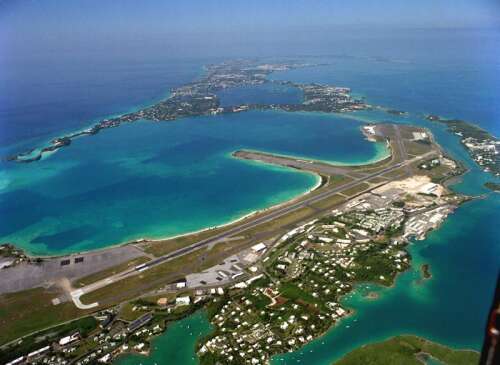 Miami flight declares emergency on approach to Bermuda