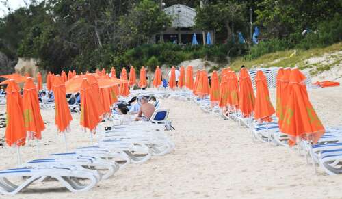 Horseshoe café prepares for season but Government quiet on lease