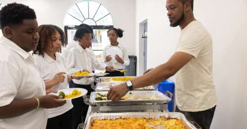 Guests enjoy harvest of Mirrors Programme students