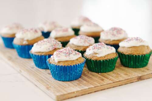 Baby banana cupcakes