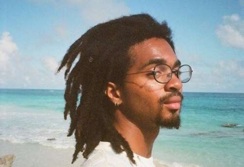 Bermudian wins UK writing award