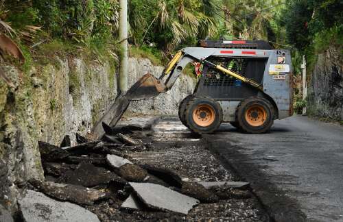 Lane closures affect traffic in Devonshire and Smith’s